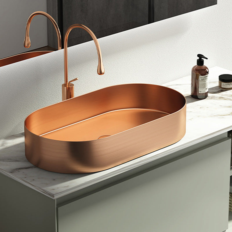 This Minimalist Oval Countertop Sink Has a Smooth and Delicate Surface
