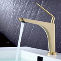 Luxury Lavatory Brass Water Tap Design for Vanity